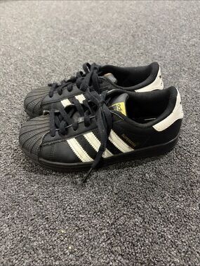 Kids Size 2 Black and White Superstar Sneakers